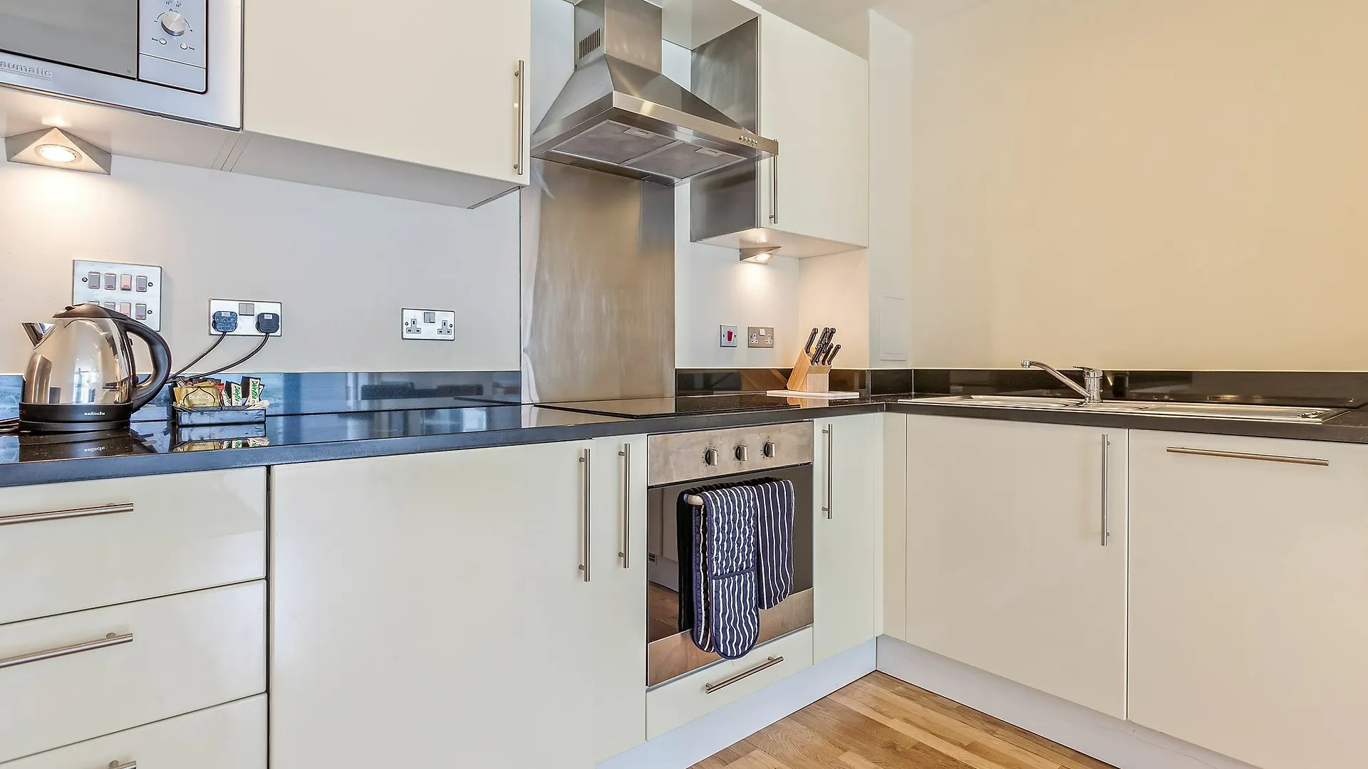 Lanterns Court By Bridgestreet Apartment London